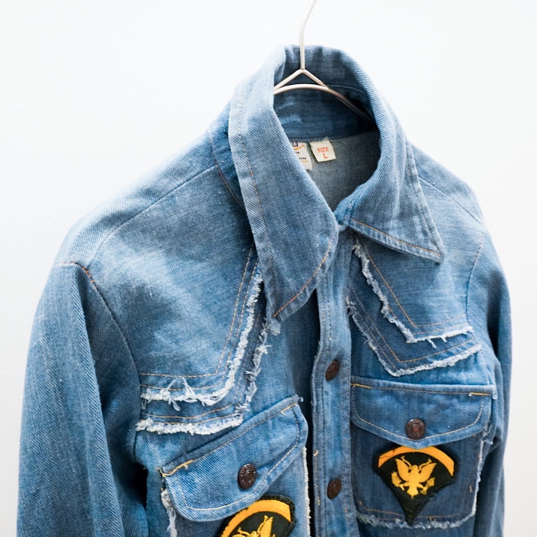 80's custom patch fringe denim shirt / ヴィンテージ ワッペン付き