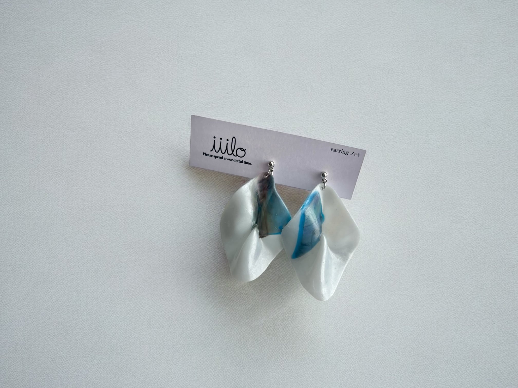 iiilo leafイヤリング