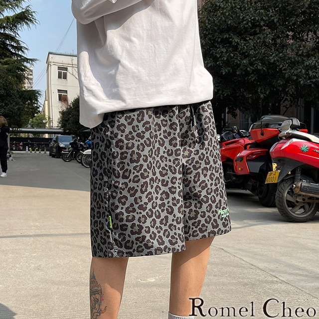 お支払い確認後日以内発送 Romelcheo レオパードハーフパンツ ヒョウ柄 短パン ショートパンツ ショーツ イージーパンツ ひざ丈 総柄 メンズ レディース モード系 ストリート スケーター パンク 個性的 原宿系 青文字系 カジュアル ファッション ロメルチェオ Romelcheo