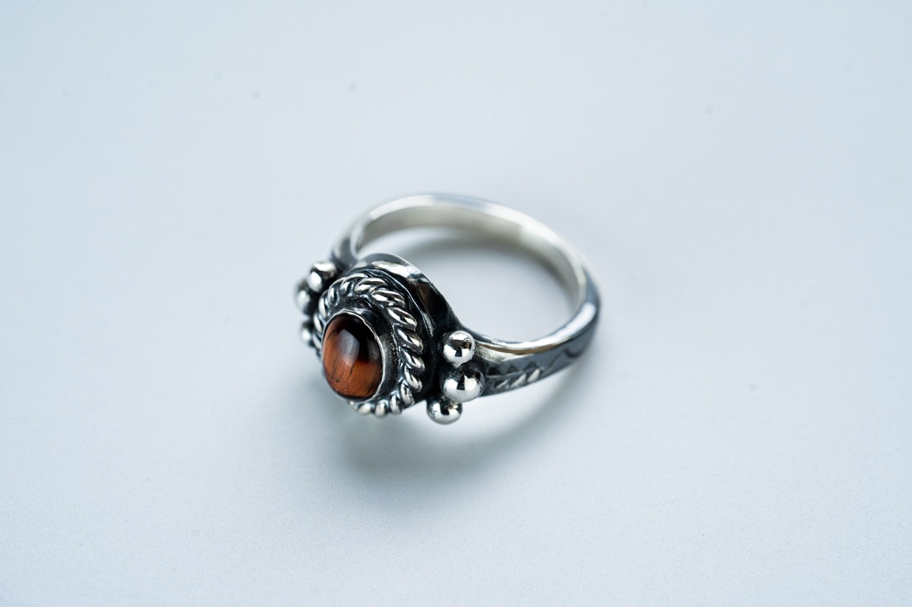 R-095 Native Oval Signet Ring (Tiger Eye)