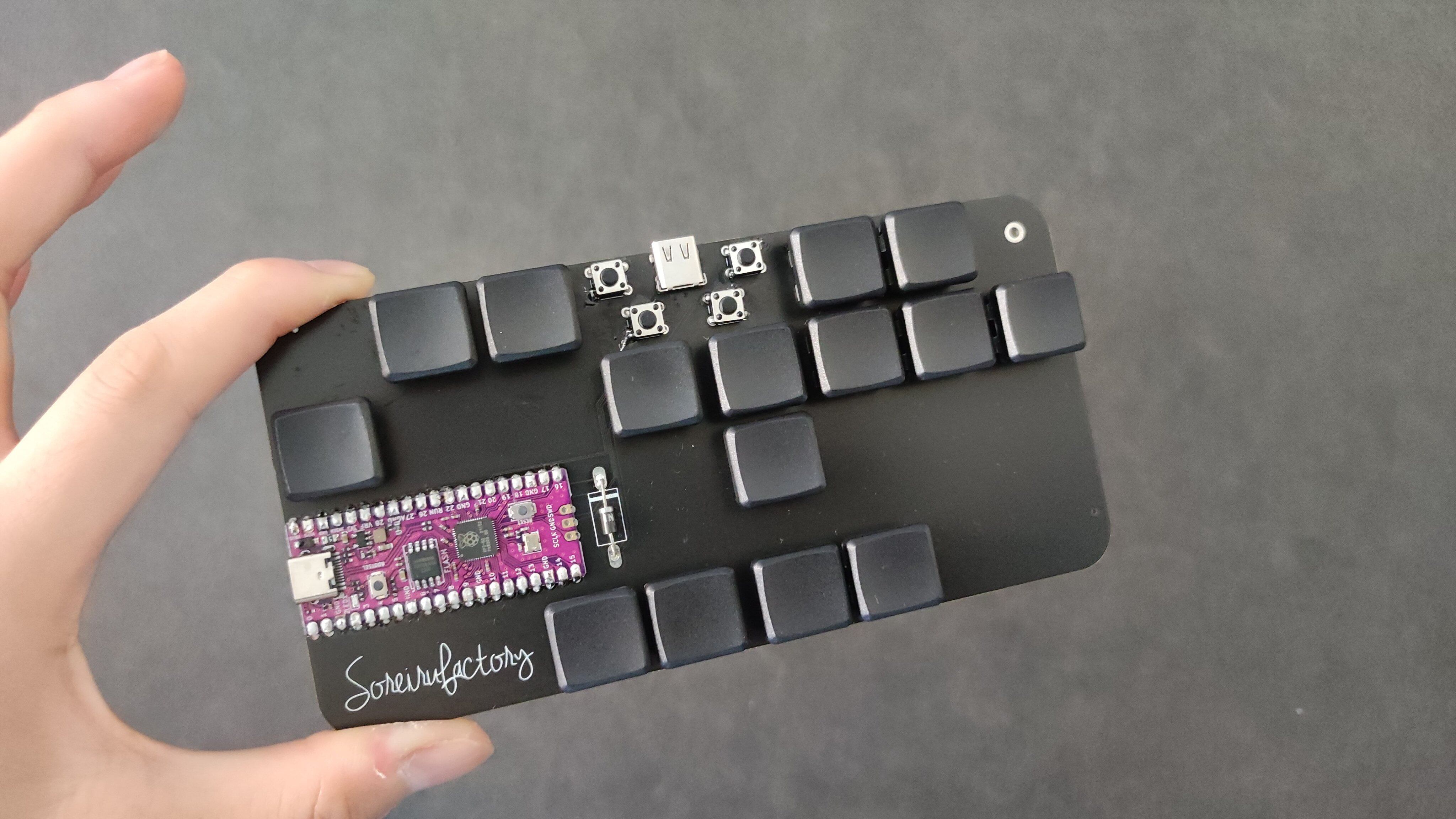 ThimpleBoard 【超薄型レバーレスコントローラー】 | SoreiruFactory