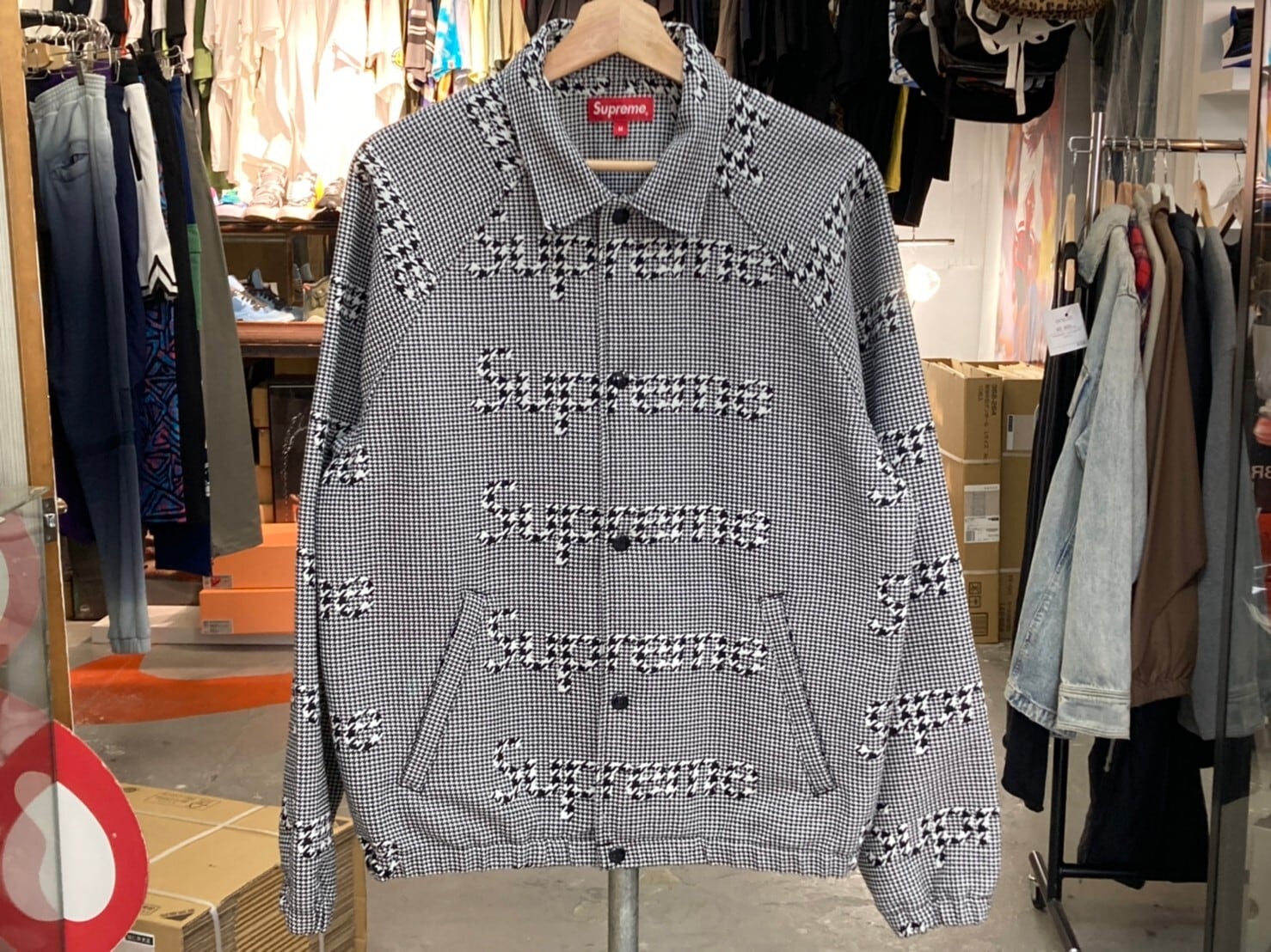 Supreme HOUNDSTOOTH LOGOS SNAP FRONT JACKET BLACK MEDIUM 043360 