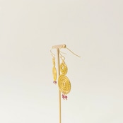 黄金の草 カッピンドウラード ピアス&イヤリング ダブルスパイラル ガーネット