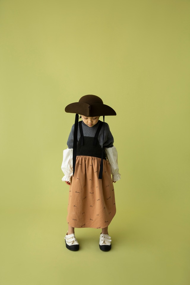 【税込13090→税込3300】folkmade（フォークメイド）embroidery rogo apron beige(S/M/L)