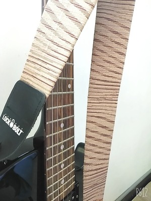 Guitar Strap . ギターストラップピン　トラ模様