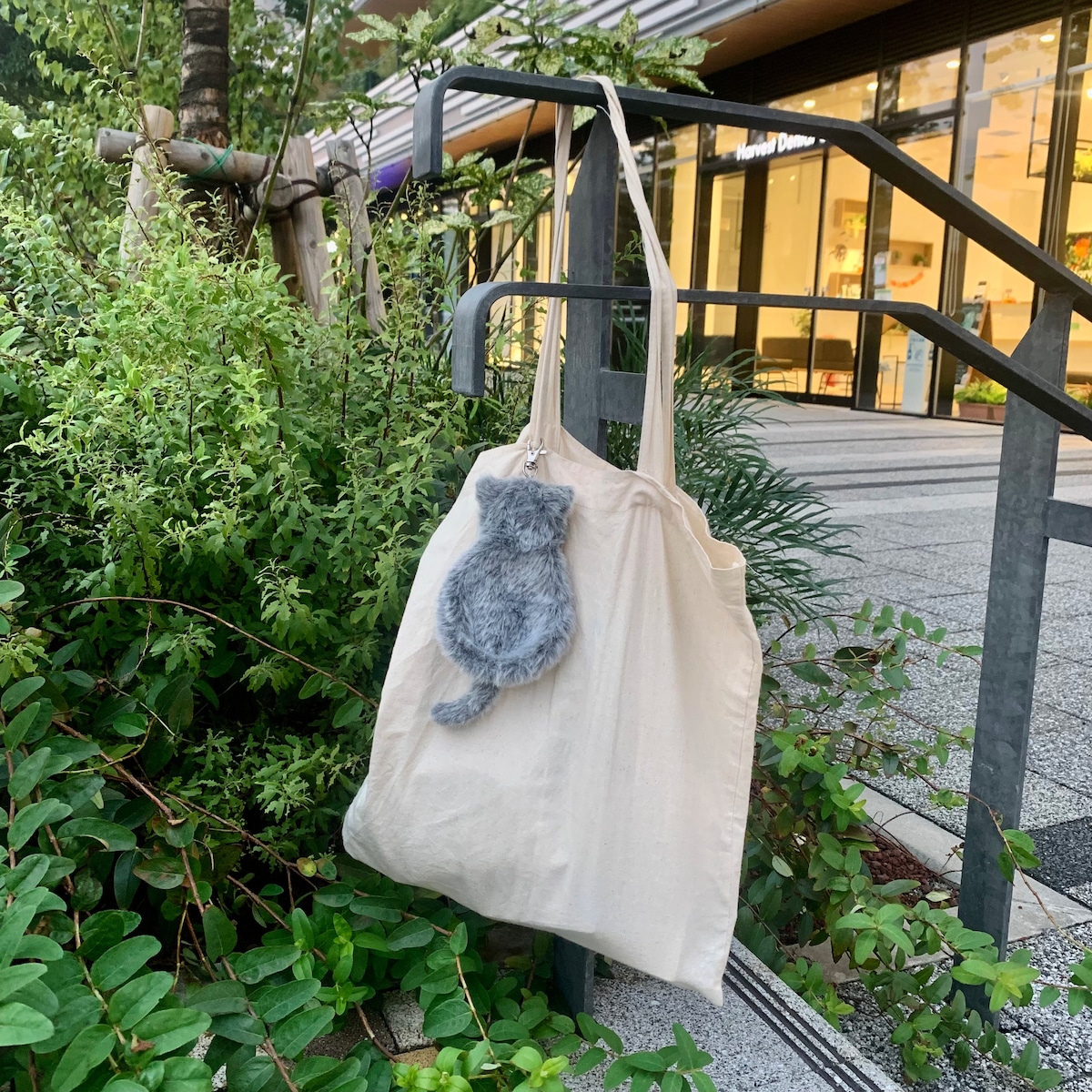 Mini Meow Pouch GRAY / ミニミャウポーチ グレー | 猫グッズ通販専門店ココミャウ｜猫モチーフ雑貨・ぬいぐるみ・プレゼントを販売！