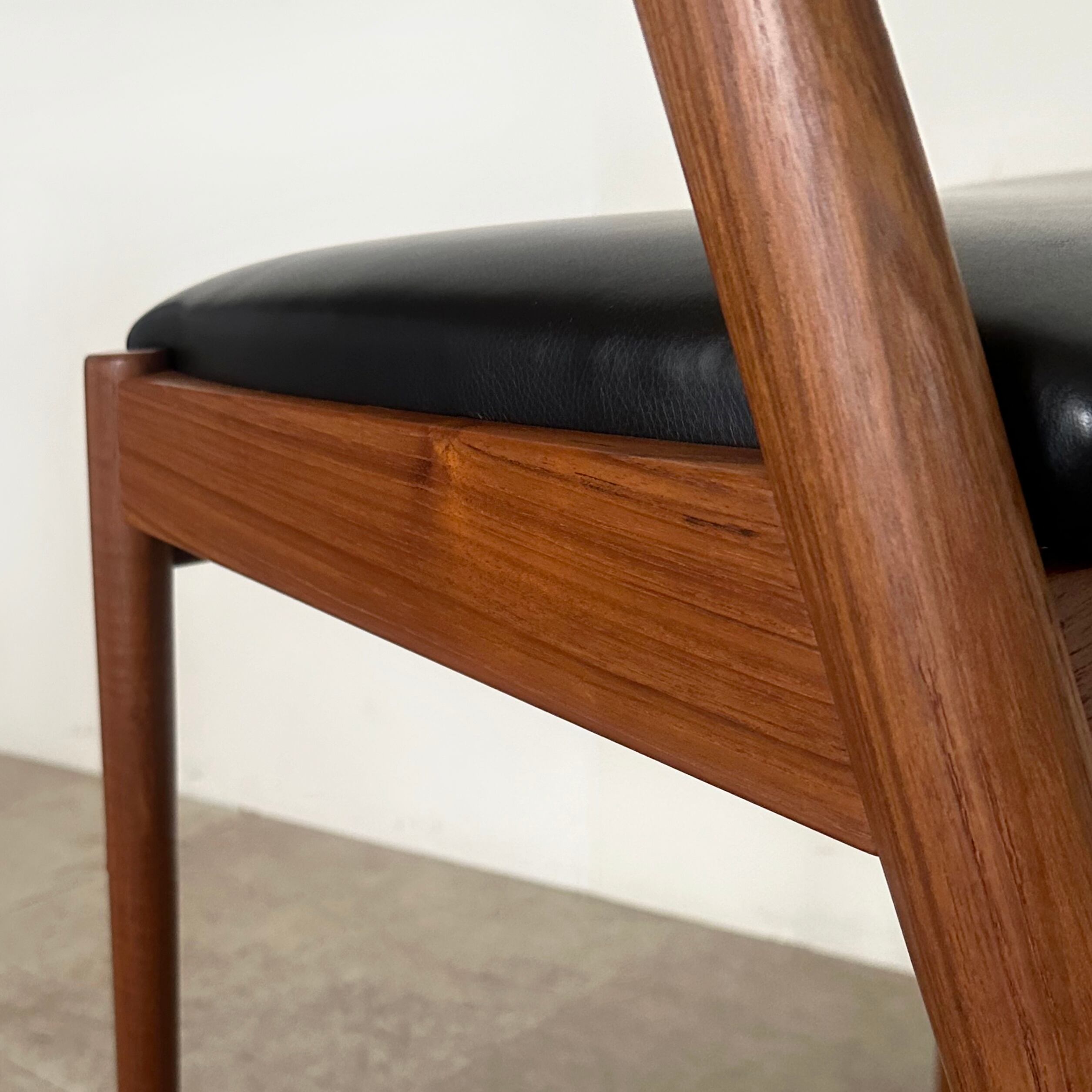 No.42 Dining chair teak by Kai Kristiansen / CH101-2 | situraeru