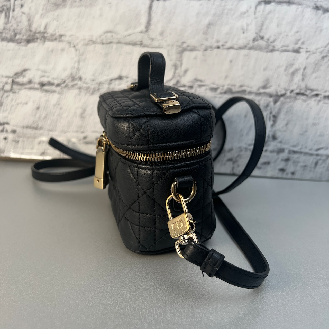 Christian Dior レザー バニティ ショルダーバッグ ブラック A-10019