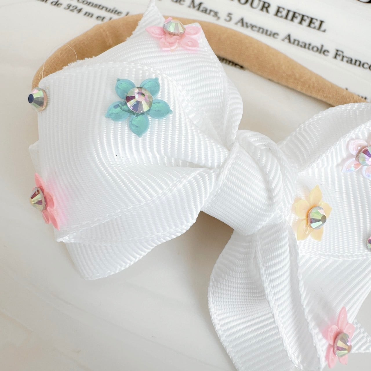 スパンフラワーリボンヘアバンド（後ろ支え付き）