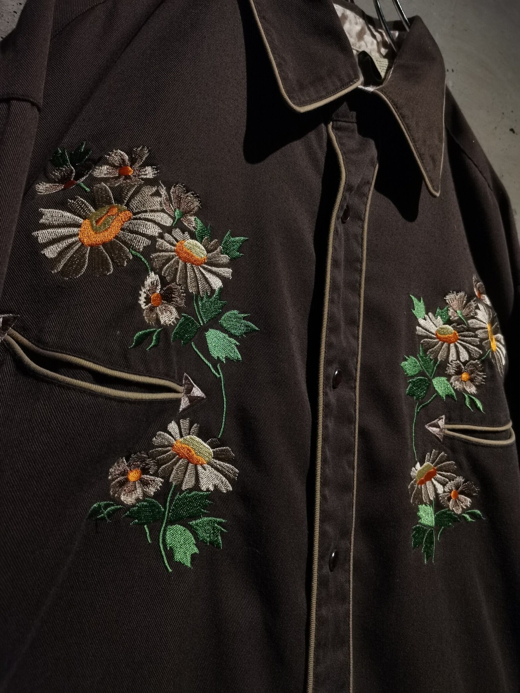 Caka】Flower Embroidery Pattern Vintage Western Shirts | Caka(カカ 