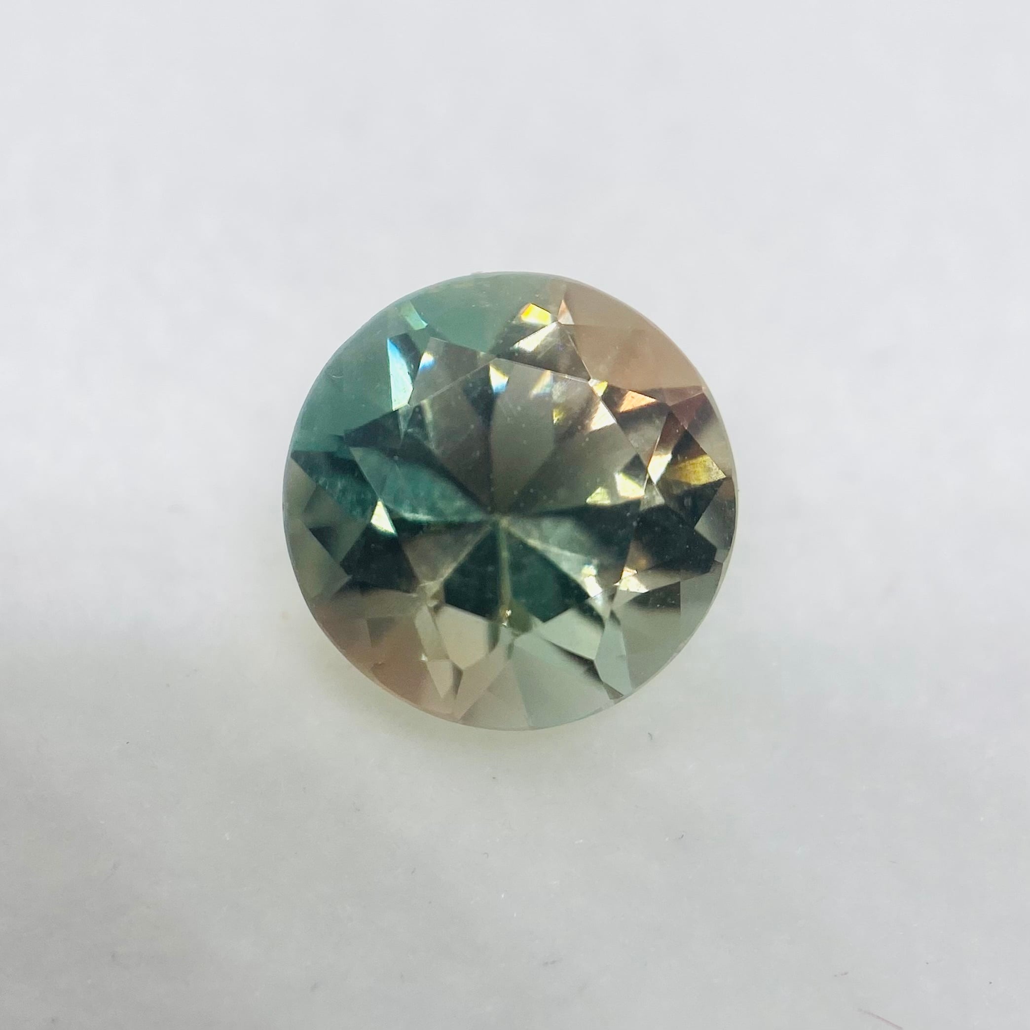 レアなグリーンが美しいオレゴンサンストーン2