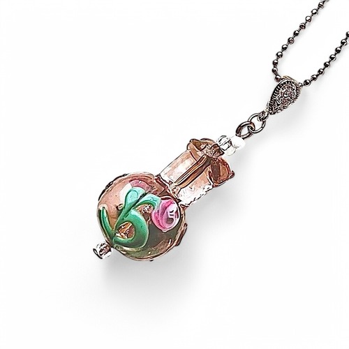 ヌーヴォーフラワーベースネックレス