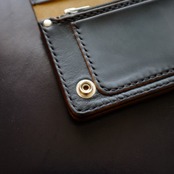在庫品】ミドルトラッカーウォレット 参 MARYAM HORSEBUTT 参層式