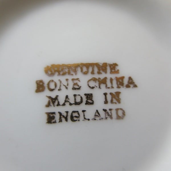 イギリス製 ファインボーンチャイナ カップアンドソーサー ティー
