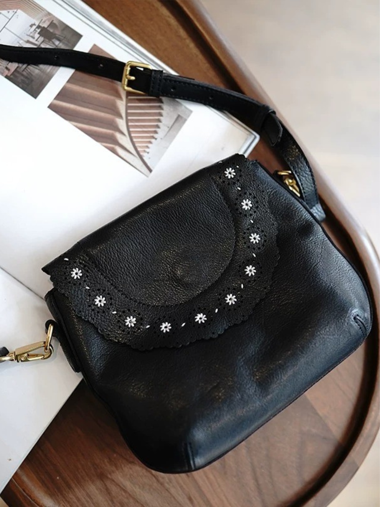 Rosalie Scallop Leather Shoulder Bag F0787