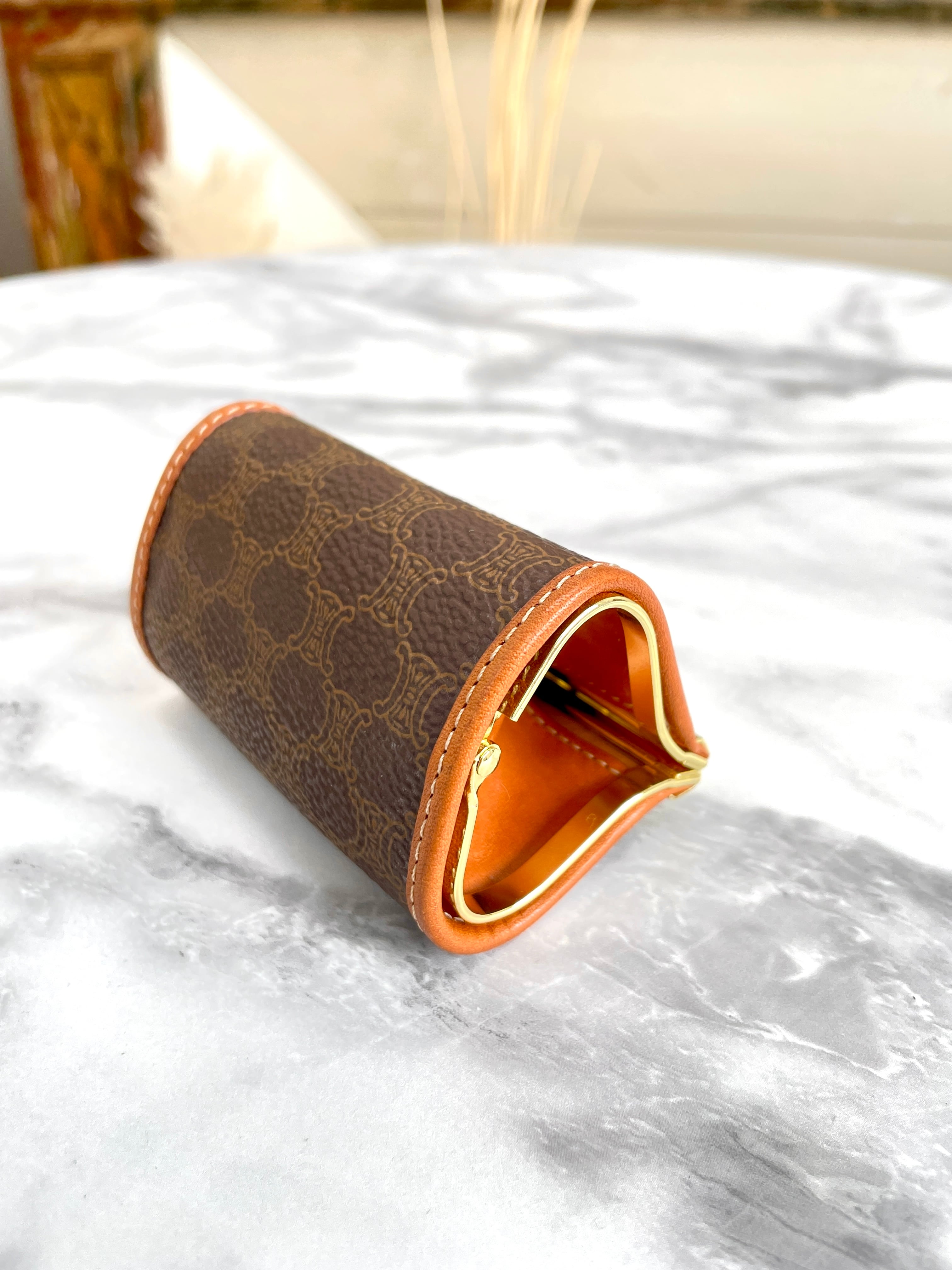 CELINE セリーヌ マカダム ブラゾン型押し PVC レザー がま口 CELINE セリーヌ マカダム ブラゾン型押し PVC レザー がま口