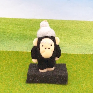 【Y111-63】ゴリ山ゴリ婆 羊毛フェルト キーホルダー