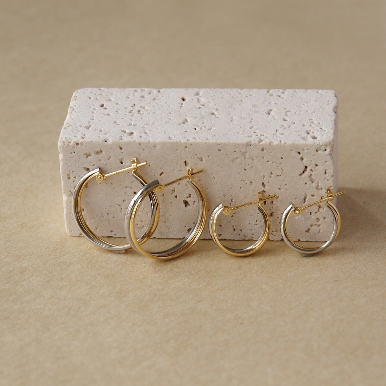 K18イエローゴールド/プラチナ 直径13mm コンビネーションフープピアス