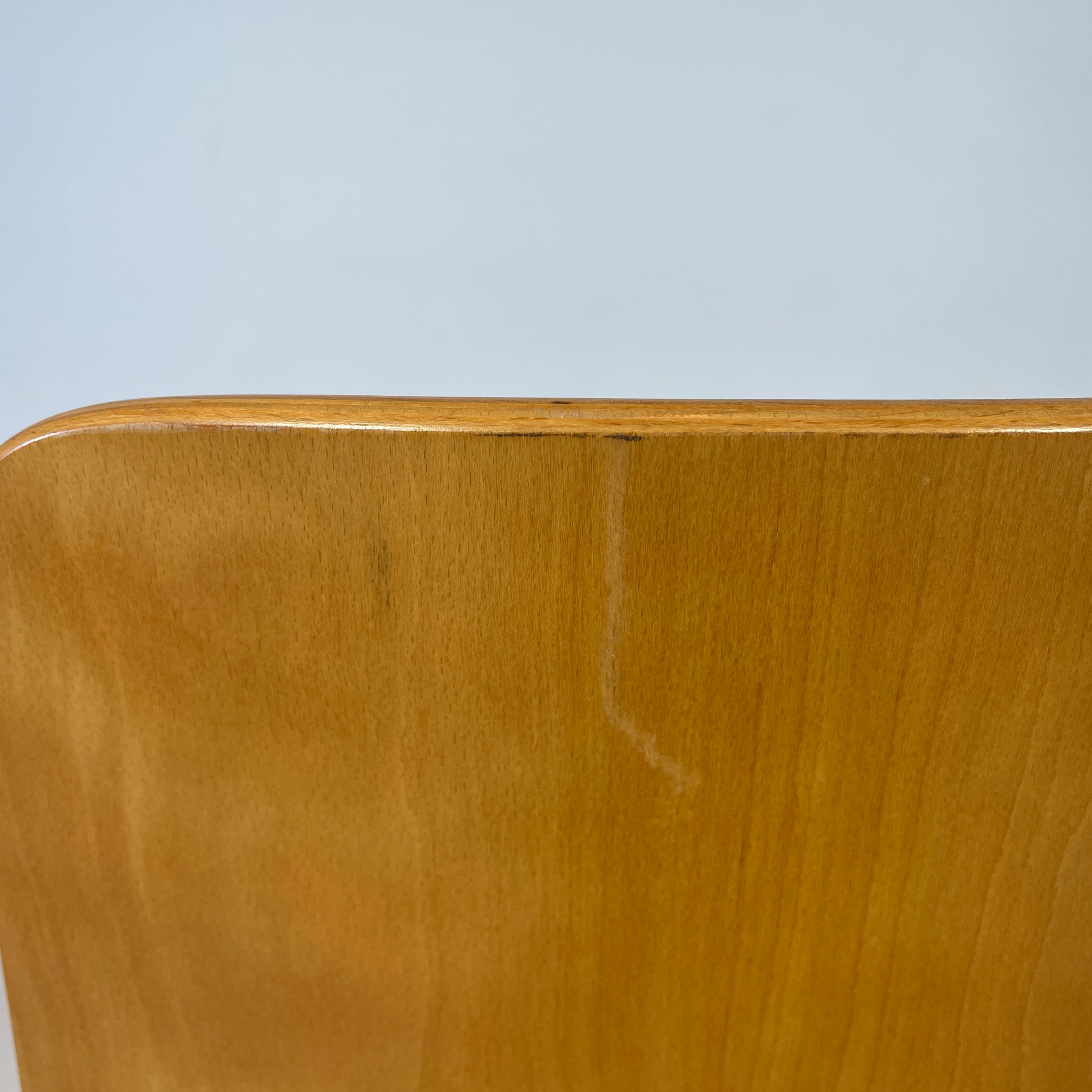 NXT chair by Peter Karpf | KOHSEKI