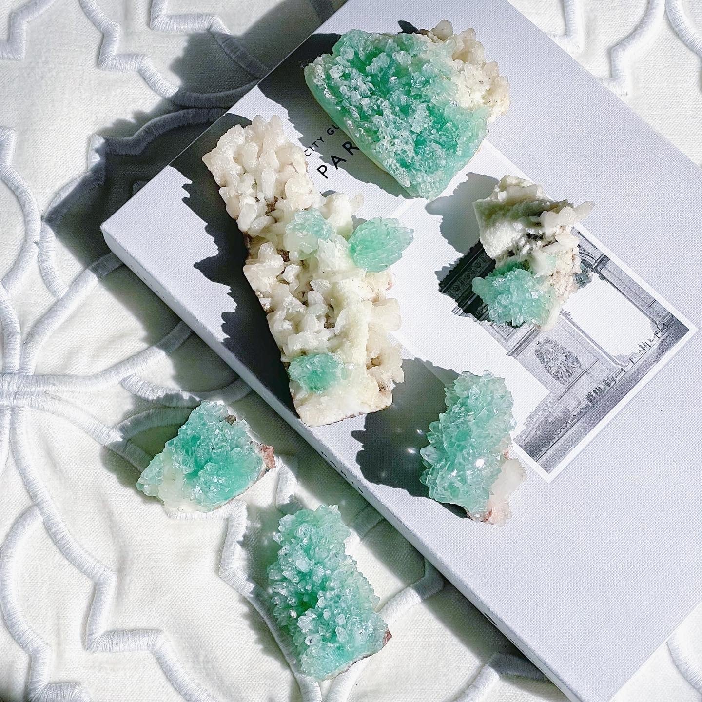 Flower Green Apophyllite 16 ✧ フラワーグリーンアポフィライト