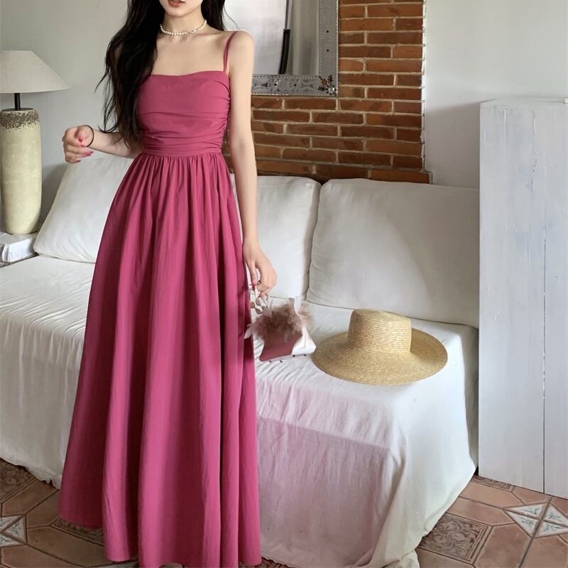 ワンピース レディース マキシワンピース S M L ローズレッド 無地 ノースリーブ マキシ丈 ロング ギャザー キャミソールワンピース サマードレス フレア ハイウエスト スタイルアップ 脚長効果 体型カバー シンプル フェミニン キュート ガーリー 上品 大人可愛い おしゃれ 普段使い イベント デート お出かけ 休日 リゾート 旅行 ファッション コーデ モテ 送料無料 存在感 こなれ感 春 夏 10代 20代 30代 涼しげ