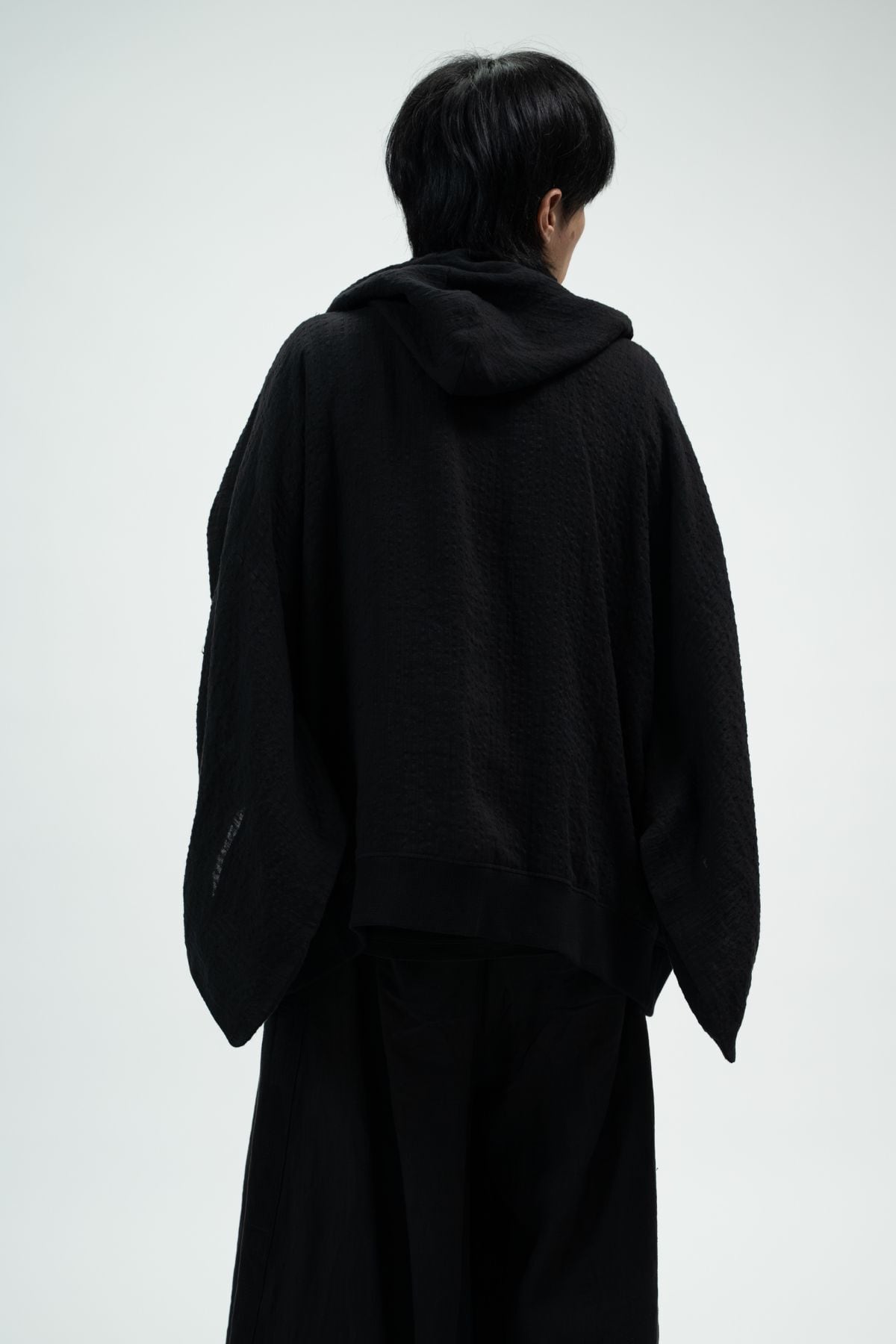 20着限定｜予約販売】夏に羽織る、黒の品格。KIMONOパーカー-涼