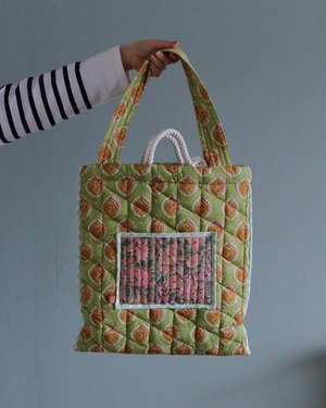 Block quilt tote. [GRN&GRN]