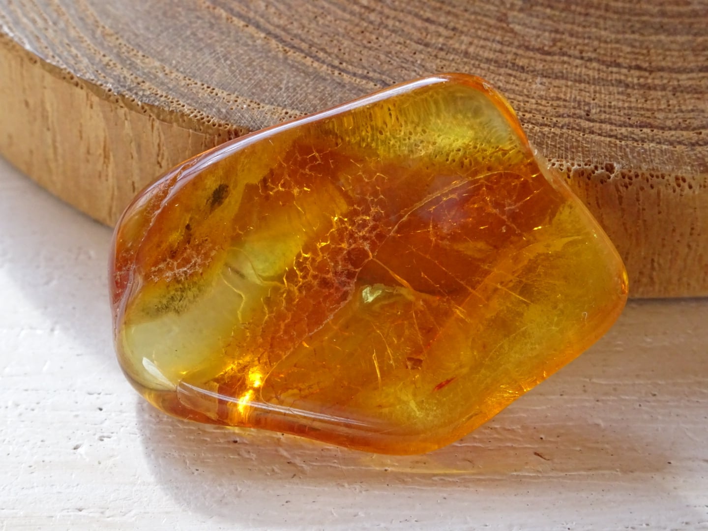 バルト海の琥珀（バルティックアンバー）No.4 ~蜜色の宝もの~ | 虹石屋
