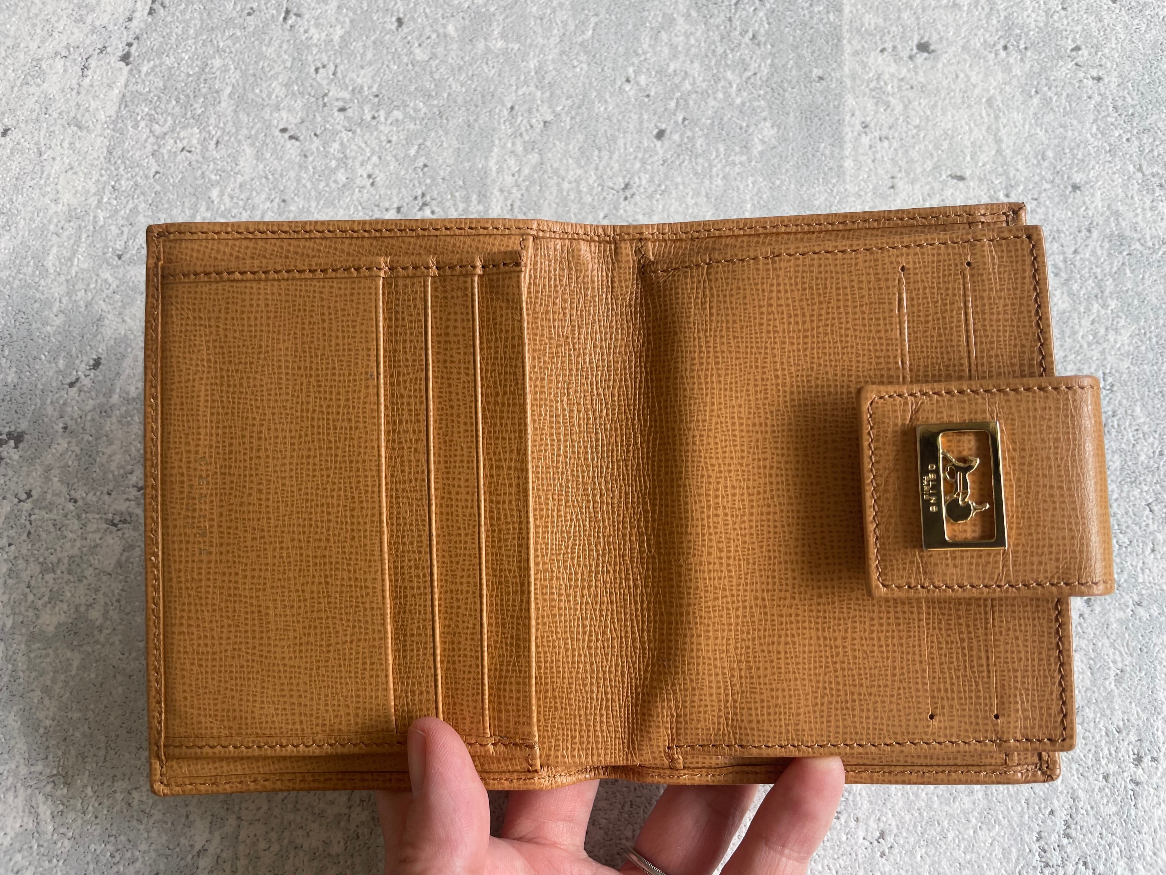 CELINE サルキープレート がま口財布 ベージュ CELINE サルキープレート がま口財布 ベージュ | Petit luxe Vintage