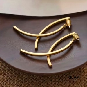 ミニマルロングアークピアス