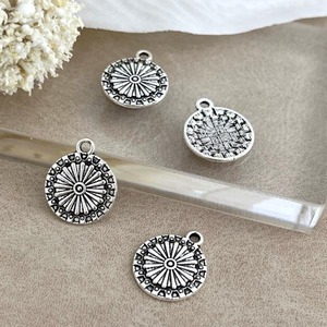 【2個】サークルフラワーコンチョチャーム/花