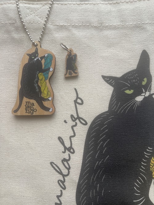 猫のMORA キーホルダー&段数リング