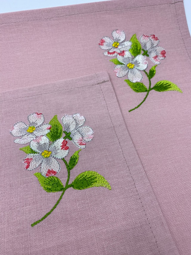 花水木　刺繍　ティーマットランチョンマット　2枚セット