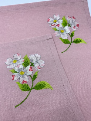 花水木　刺繍　ティーマットランチョンマット　2枚セット