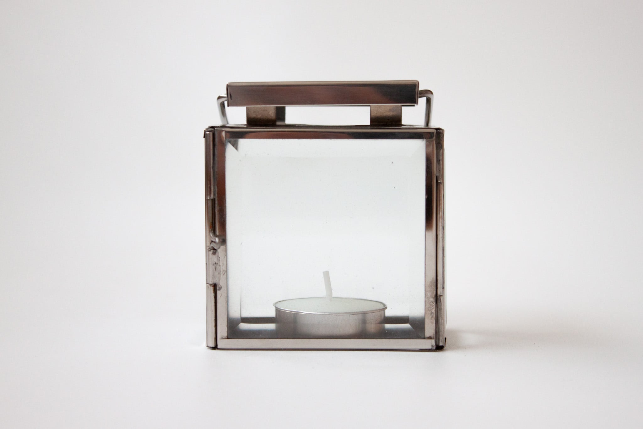 TEA LIGHT CANDLE HOLDER