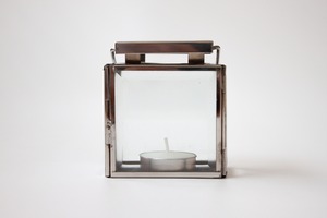 TEA LIGHT CANDLE HOLDER