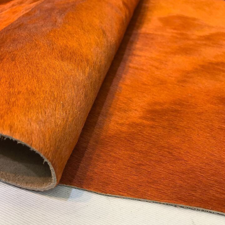 漉き加工2枚分ヌメ革 うす黄み色 3.5~3.9 205dsフルタンニン鞣 : レザークラフト革 フルグレイン ドラム染色 植物