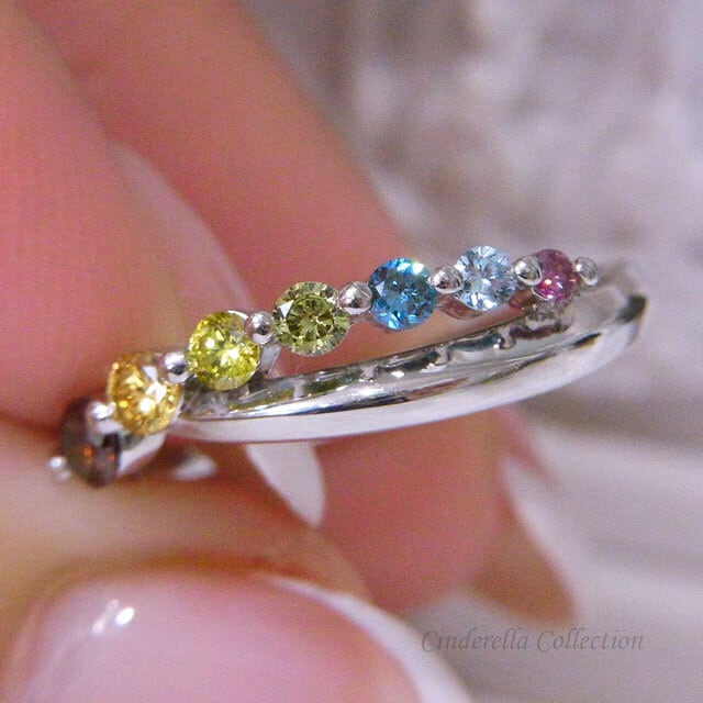 大特価Pt900天然ダイヤモンド虹色幸せのレインボーカラーダイヤリング9