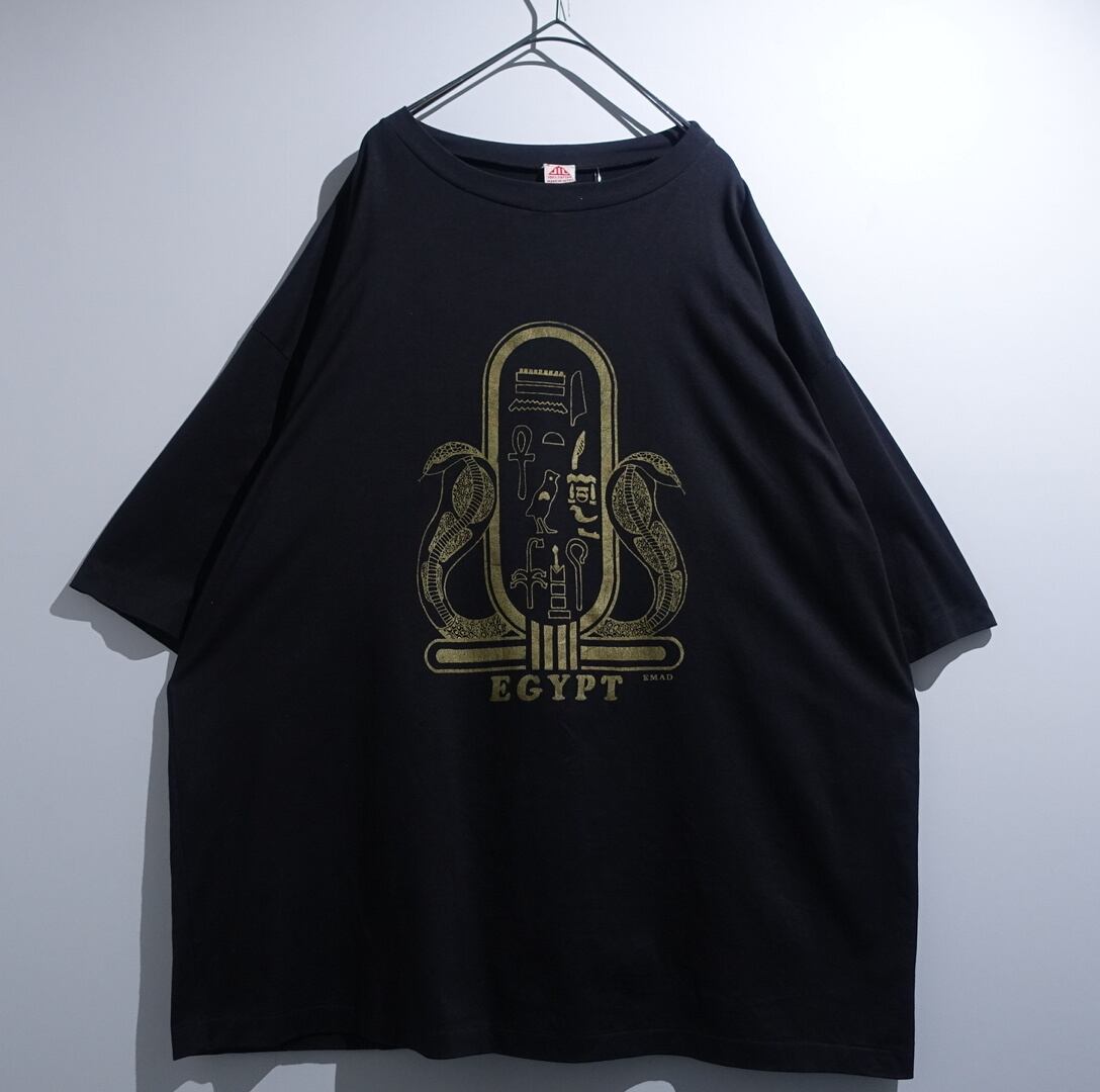 90s Black Egyptian Print Design T-Shirt