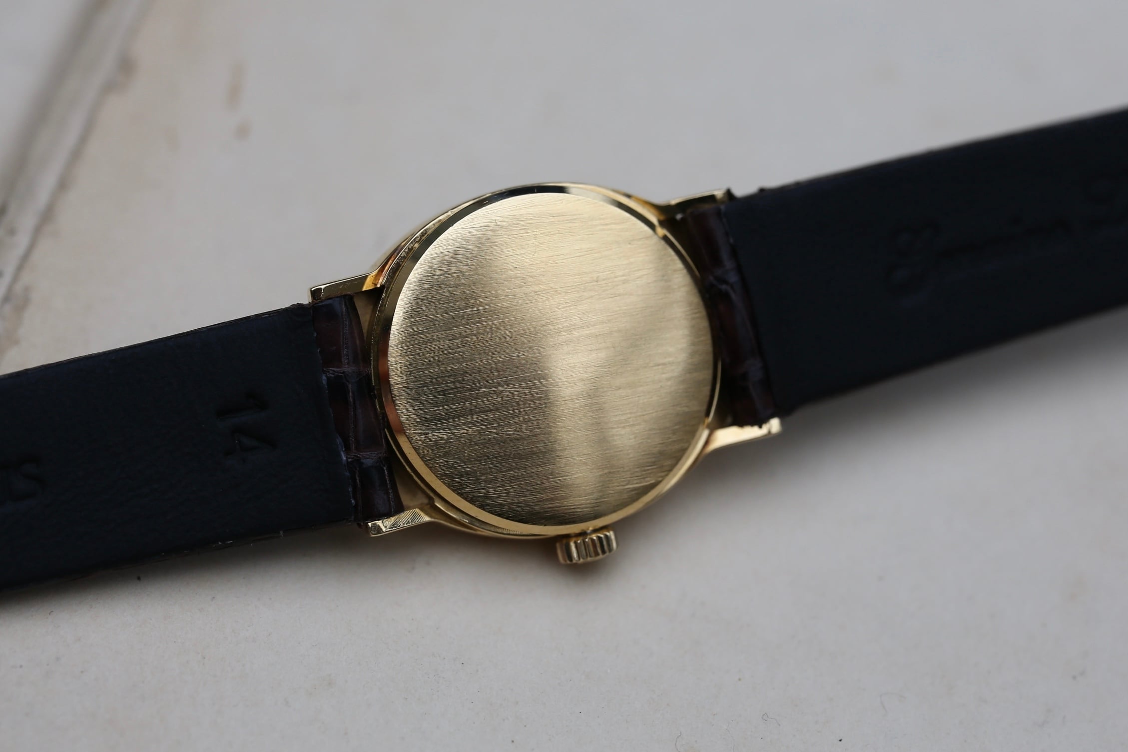 OMEGA】1971年製 オメガ デビル ローマン オーバル型 18金無垢 OMEGA】1971年製 オメガ デビル ローマン オーバル型 18金無垢