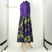 フラダンス 衣装 ALOHA STANDARDS アロハスタンダード ワンピース ドレス パープル系 植物柄 ハワイアンプリント ハワイアン アロハ フラ ダンス レッスン 練習 ハワイアンダンス 紫 黄緑 グリーン系 ノースリーブ ハイネック フレアスカート 華やか 鮮やか かわいい おしゃれ