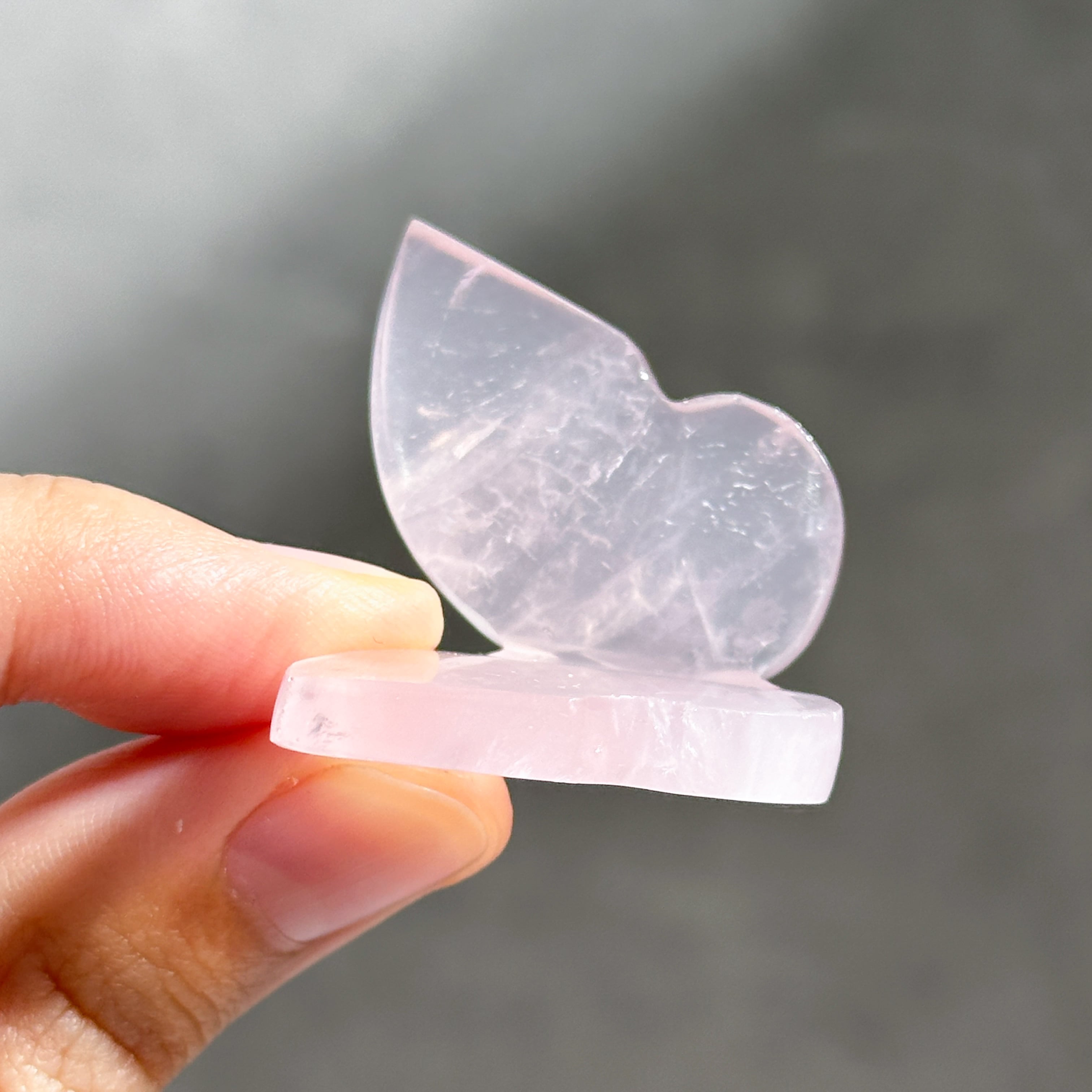 ローズクォーツ 3D蝶 12◇ Rose Quartz Butterfly ◇天然石・鉱物
