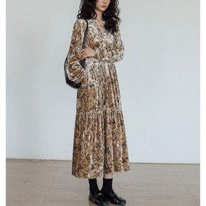 Graphic Velvet One-piece 502206