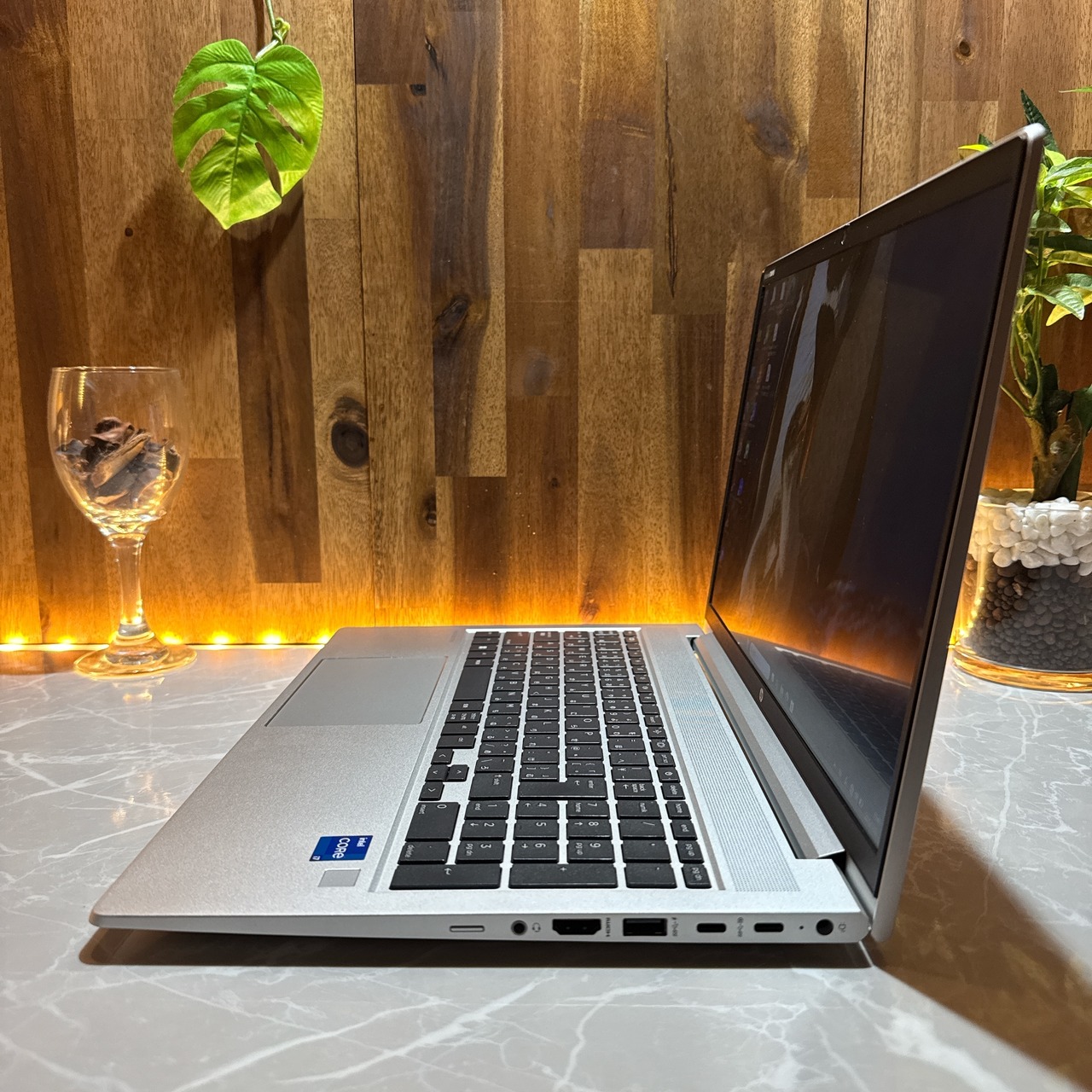 準美品‼️HP ProBook 450 G10☘2023年式☘️i最新7第13世代☘メモリ16GB☘️SSD256GB☘️人気ノートパソコン