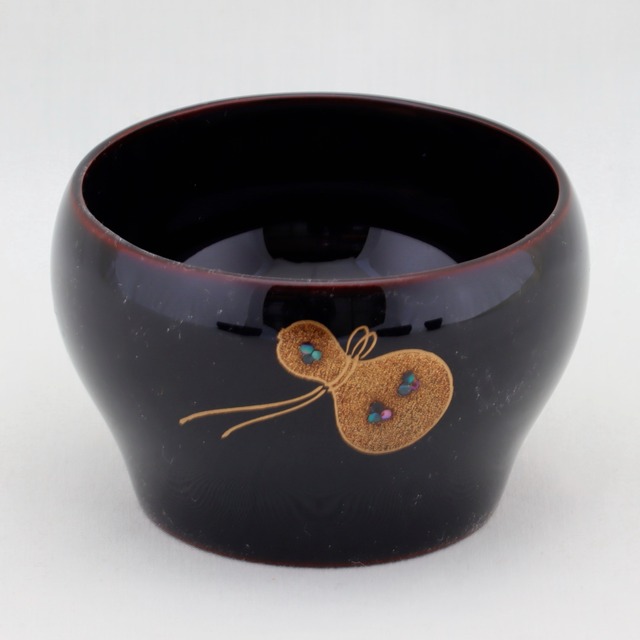 15-1 輪島塗 ぐい呑み／溜塗／瓢箪蒔絵