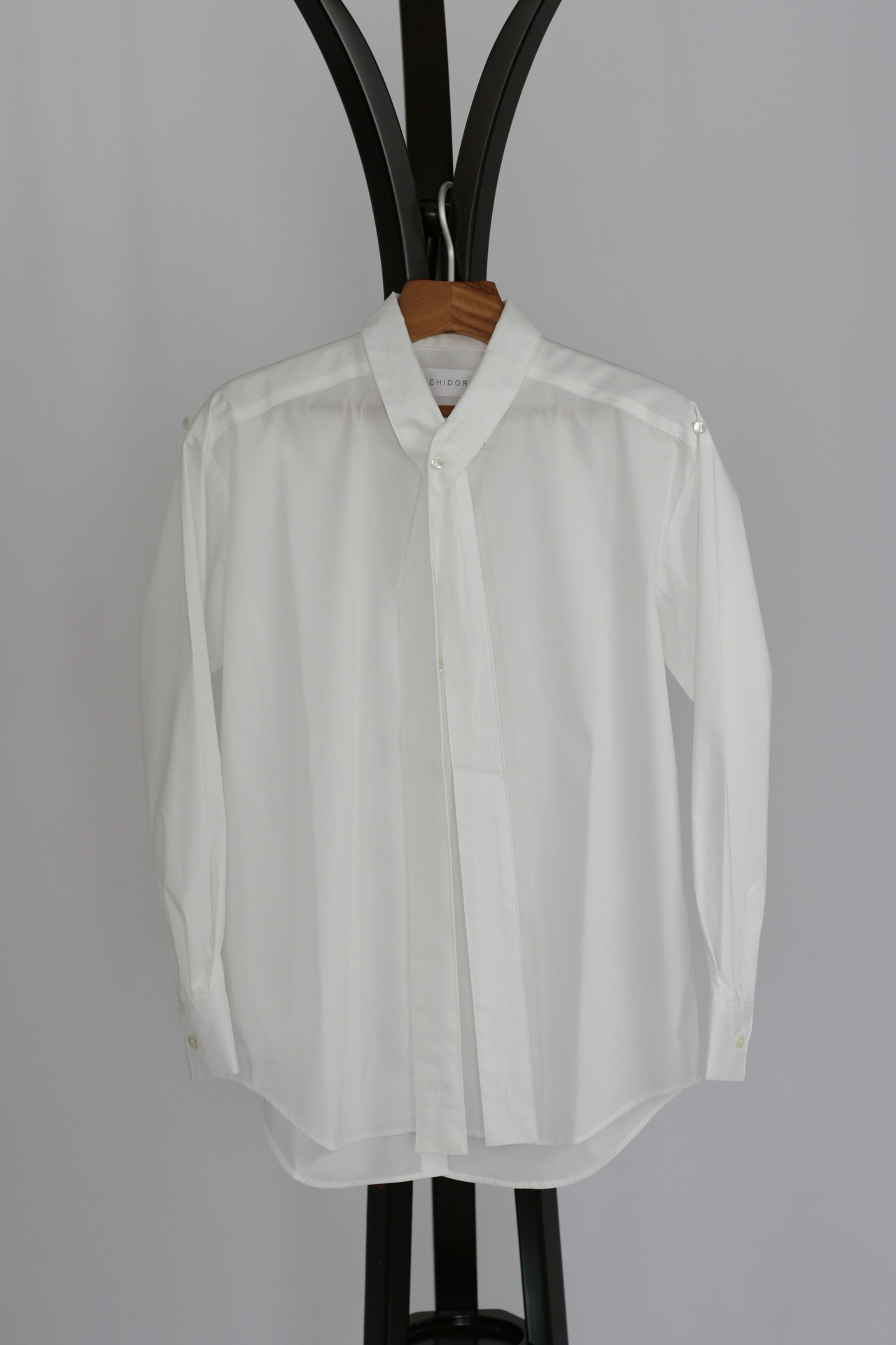 【CHIDORI】コンバーチブルカラーシャツ / OFF WHITE（CH2603-005）