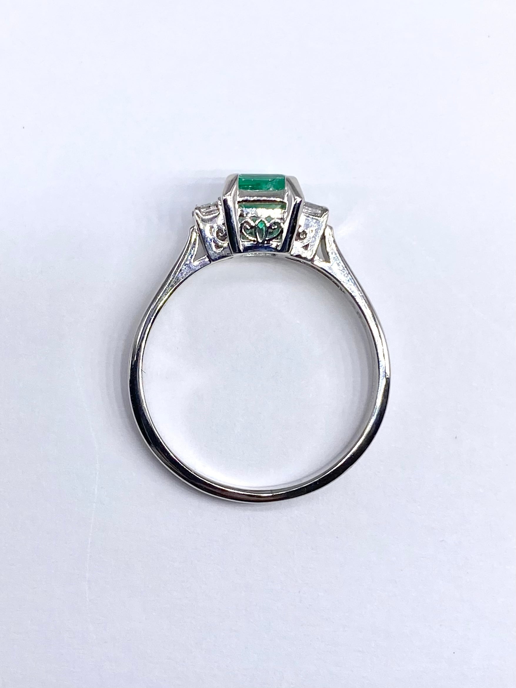 リング　Pt900　エメラルド計0.25ctダイヤモンド計0.12ct4.87g Emerald Pt900エメラルド ダイヤモンドリング (NO.128845) – JEX宝石