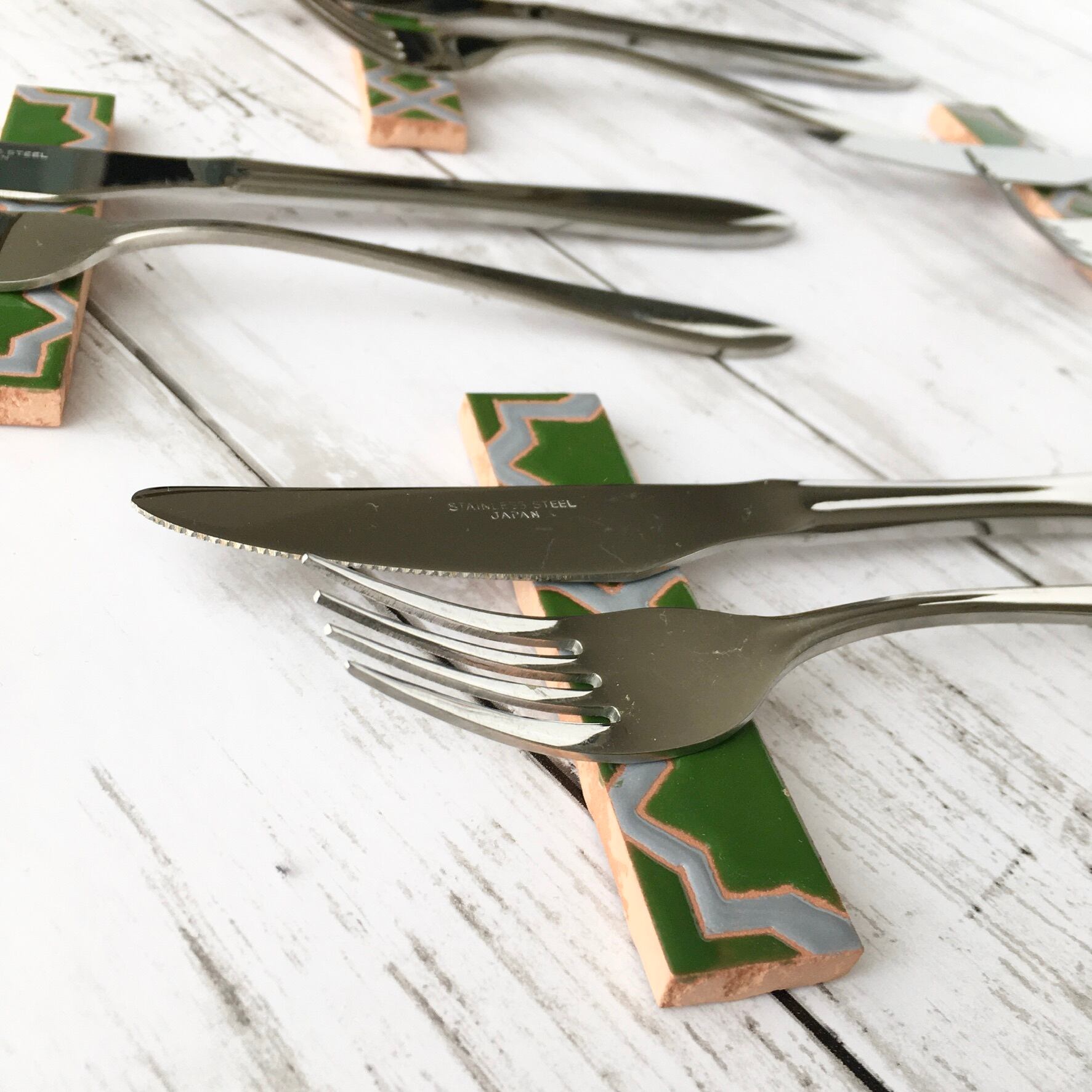 受注生産品】スペインタイルのカトラリーレスト5個セット 木製フレーム