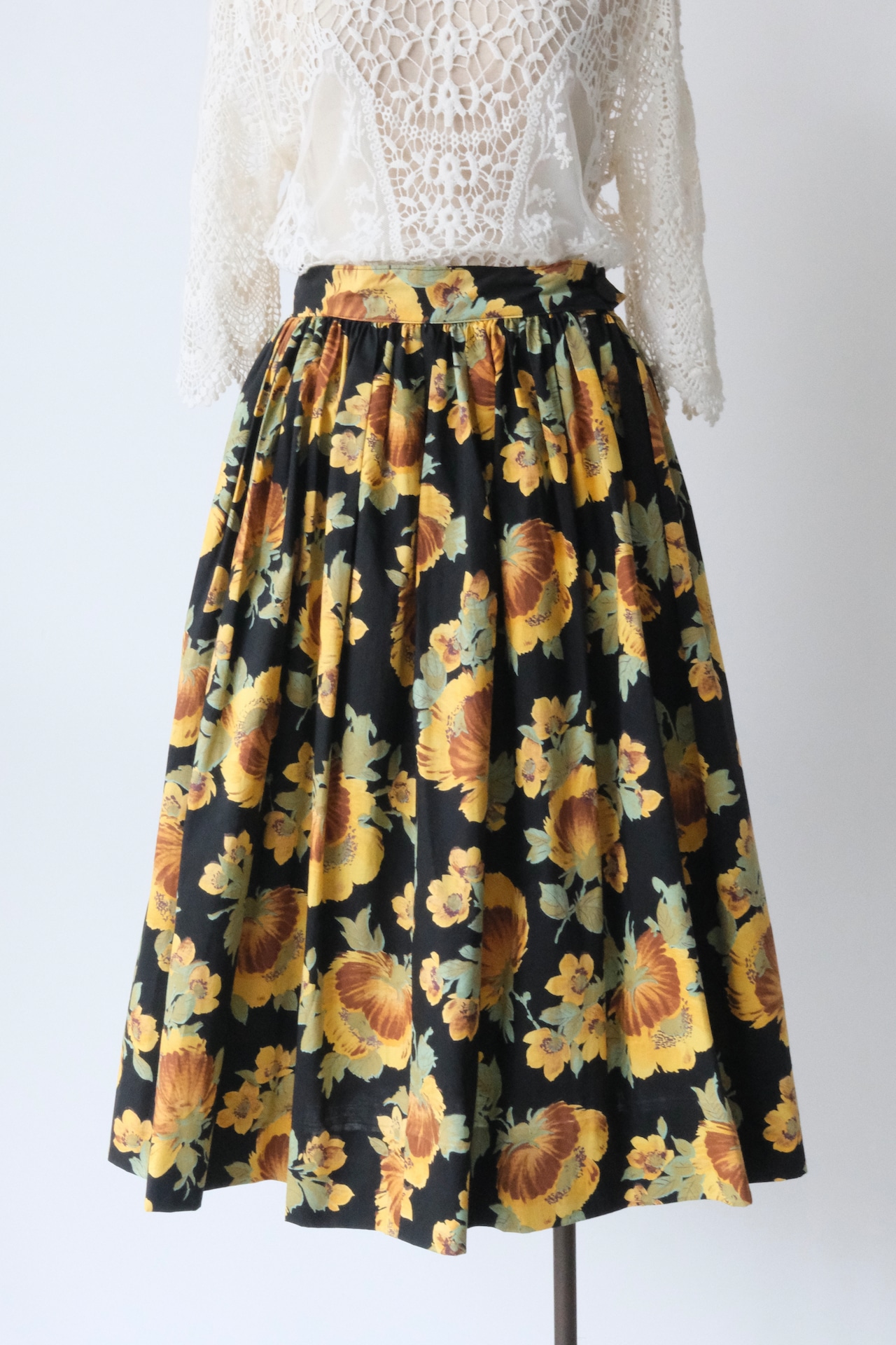 Sunflower pattern midi skirt