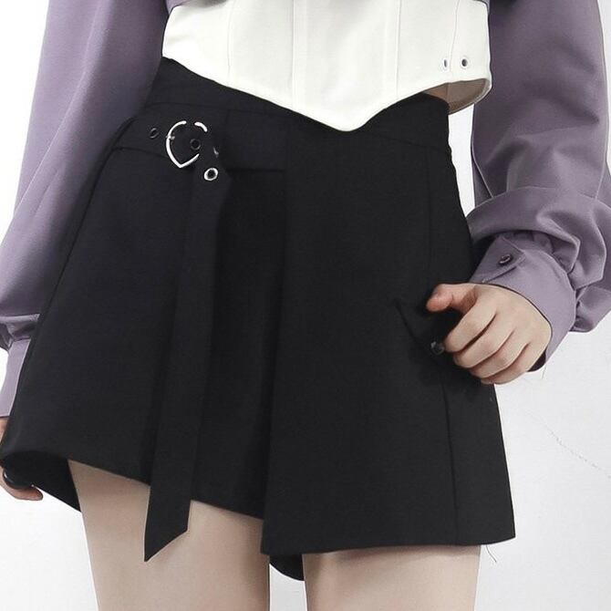 【予約】heart buckle black short pants